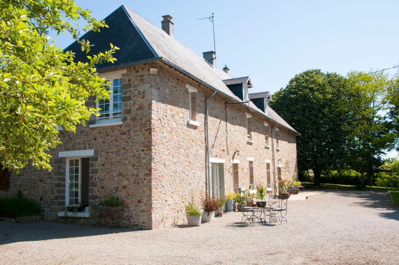 La Maison Des Tilleuls Saint-Germain-Sur-Seves Buitenkant foto