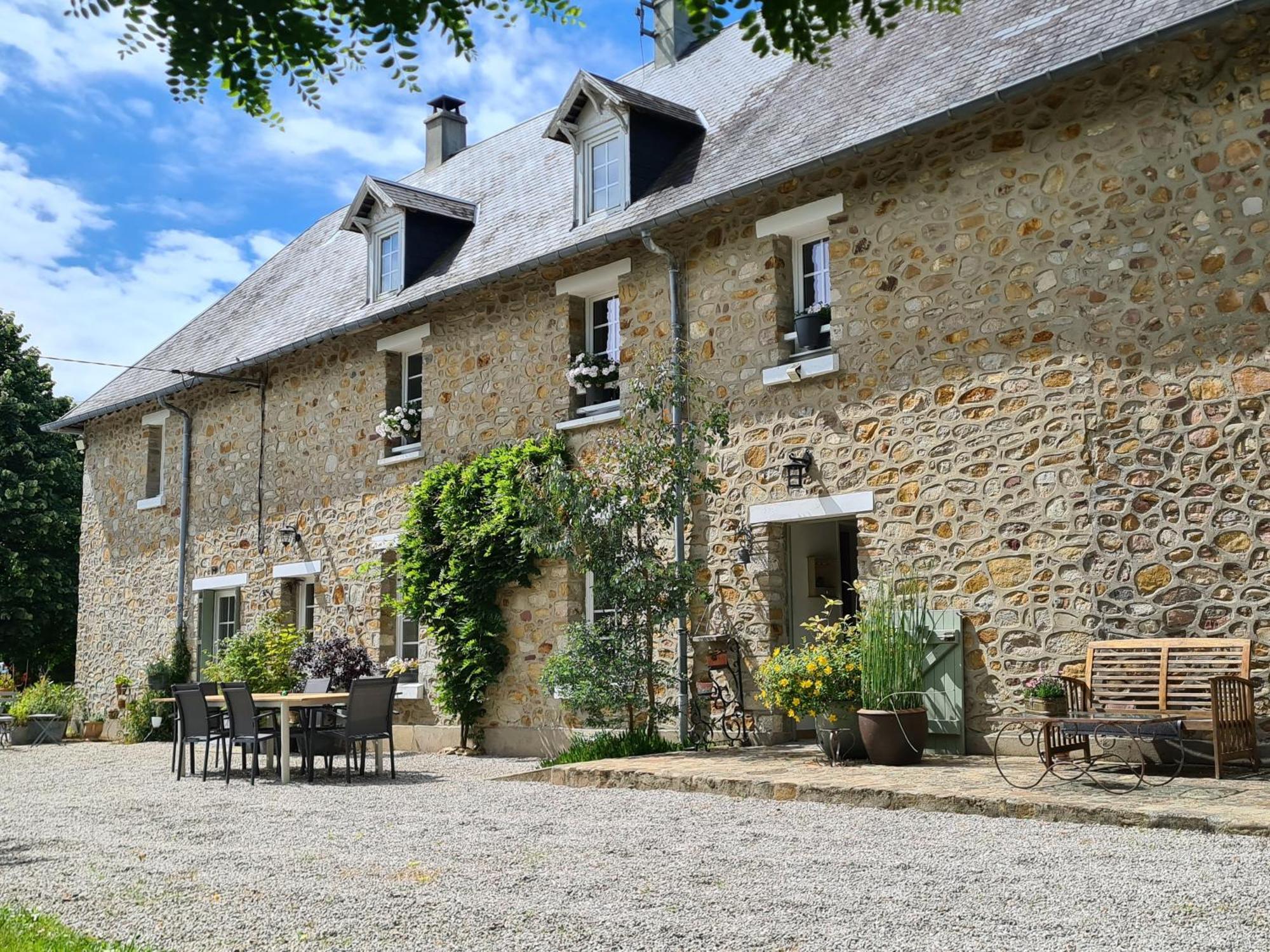 La Maison Des Tilleuls Saint-Germain-Sur-Seves Buitenkant foto
