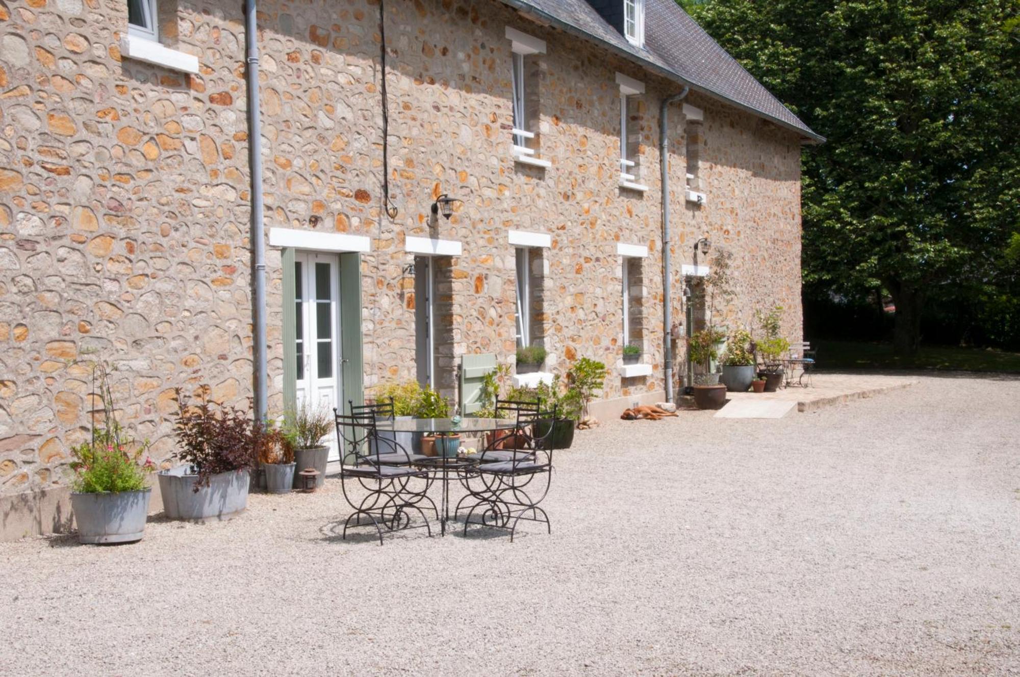 La Maison Des Tilleuls Saint-Germain-Sur-Seves Buitenkant foto